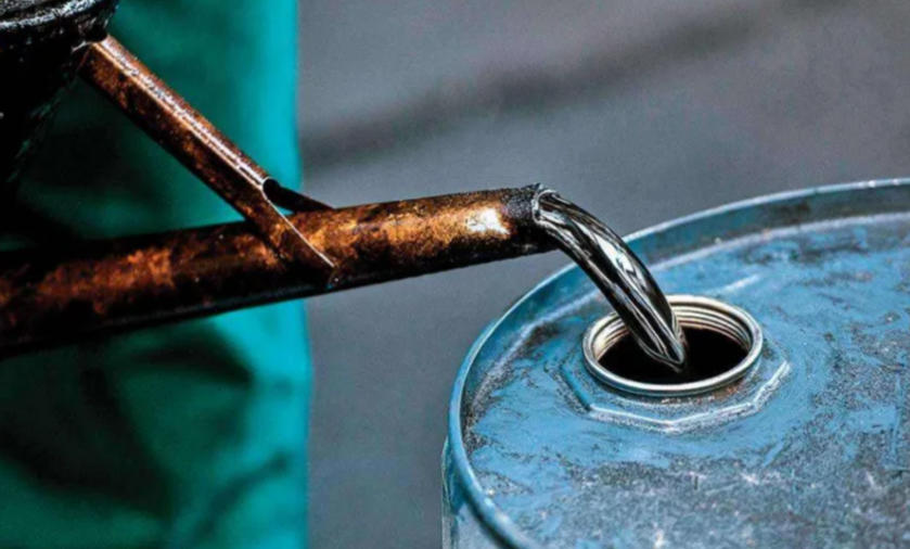 انخفاض الطلب على النفط والتحول في قطاع الطاقة: تحديات مزدوجة وتحول في الخدمات اللوجستية لشحن المعدات واسعة النطاق