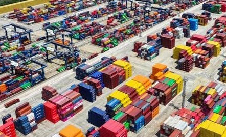 Mỹ tự ý áp đặt thuế quan đơn phương để dựng lên các rào cản thương mại, gây áp lực lên hoạt động vận chuyển xuyên biên giới đối với giàn khoan xoay và thúc đẩy quá trình tái cấu trúc ngành này.