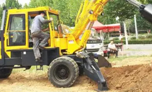 Puntos técnicos clave para la impermeabilización, la prevención de deslizamientos y el colapso de agujeros en la construcción de plataformas de perforación rotatoria durante la temporada de lluvias.