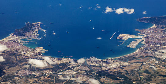 The upgrading of the strait‑shipping pattern enables the steady and controllable development of logistics for large‑scale engineering equipment.