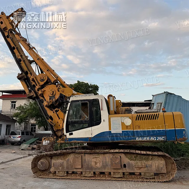 Automatic hole alignment BAUER BG25 Rotary Drill Rig