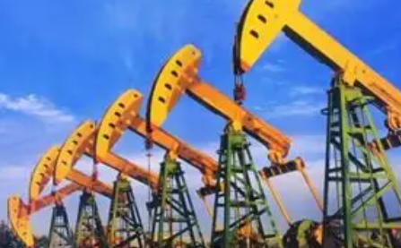 Against the backdrop of fluctuations in the international oil market, the shipping and logistics of large engineering equipment maintain a steady and positive momentum.