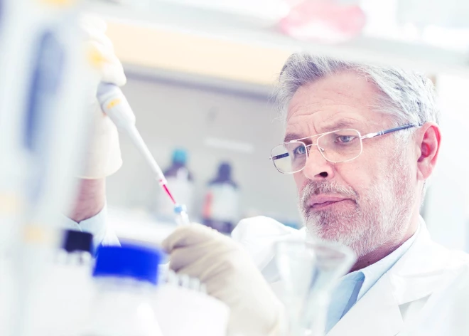 “PH试纸导丝胃管”已获得中国首个注册证书。