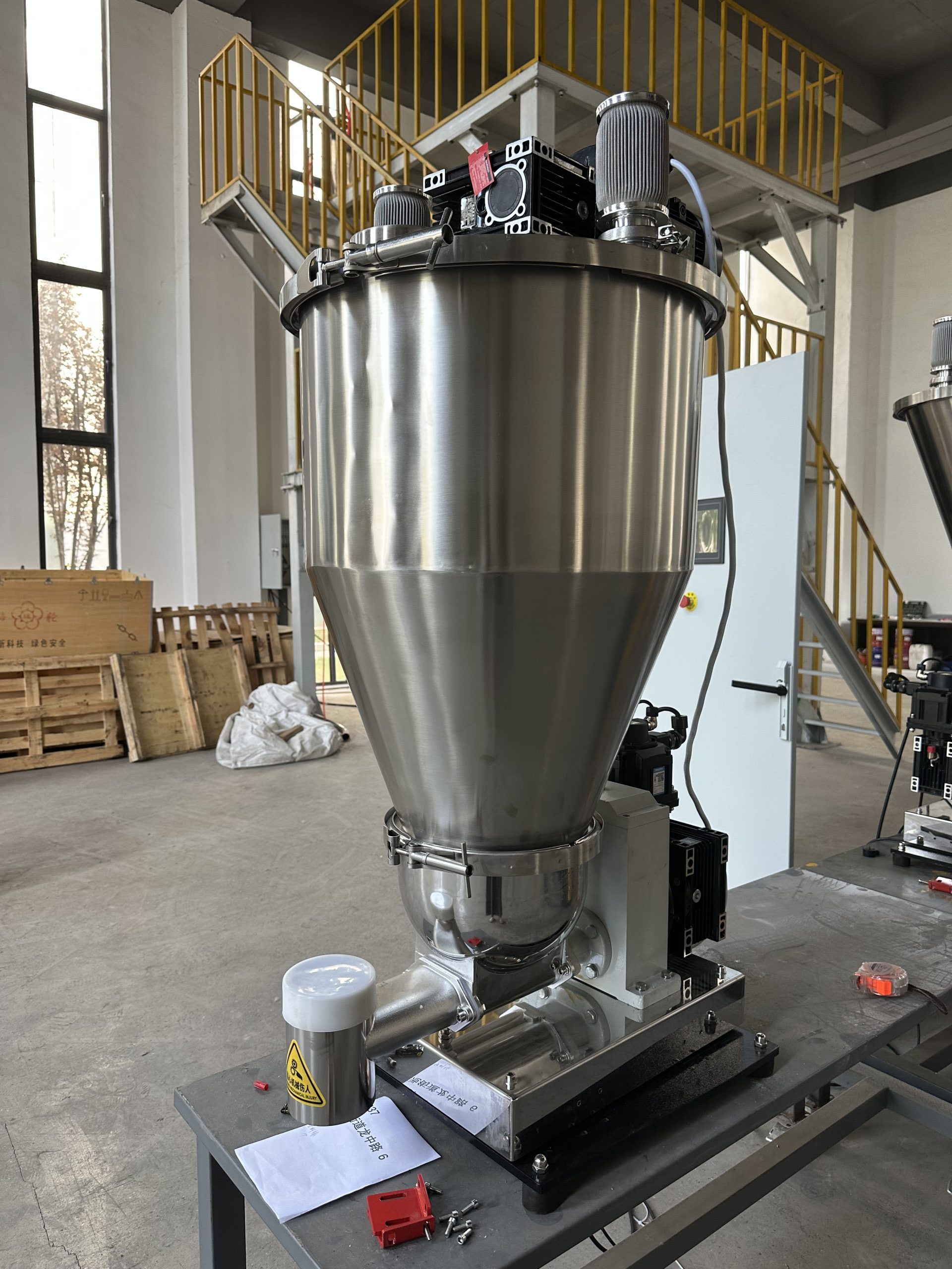 Avoiding Material Blockage and Bridging: Structural Design Advantages of Double Screw Loss-in-Weight Scales