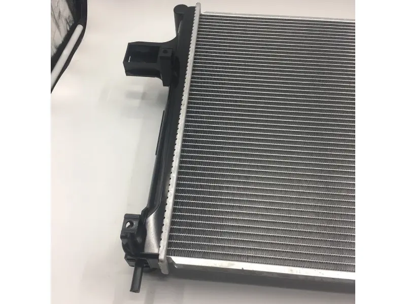 GM COMMANDER BASE V6 3. 7L 06-07 MT Radiator 55116849AB Engine cooling