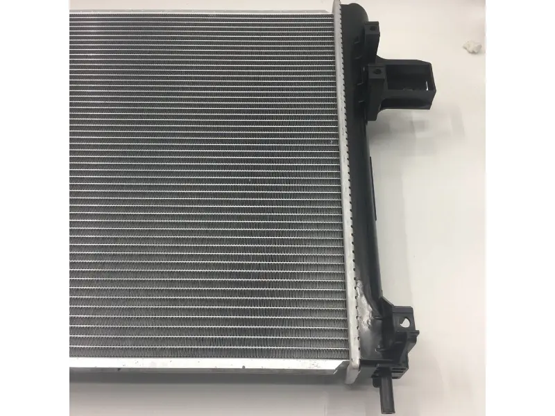 GM COMMANDER BASE V6 3. 7L 06-07 MT Radiator 55116849AB Engine cooling
