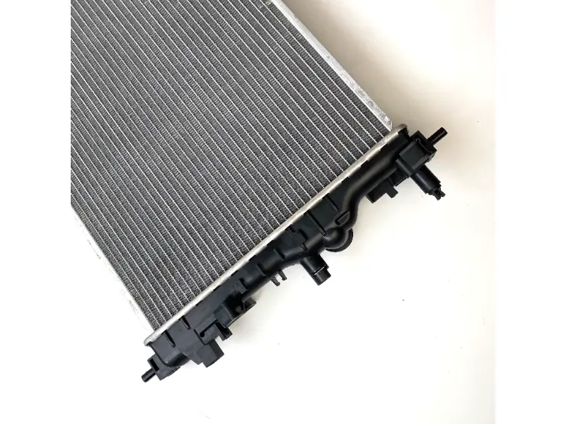 GM CRUZE 1.8I 16V 09- AT Radiator 13267652 قطع غيار السيارة