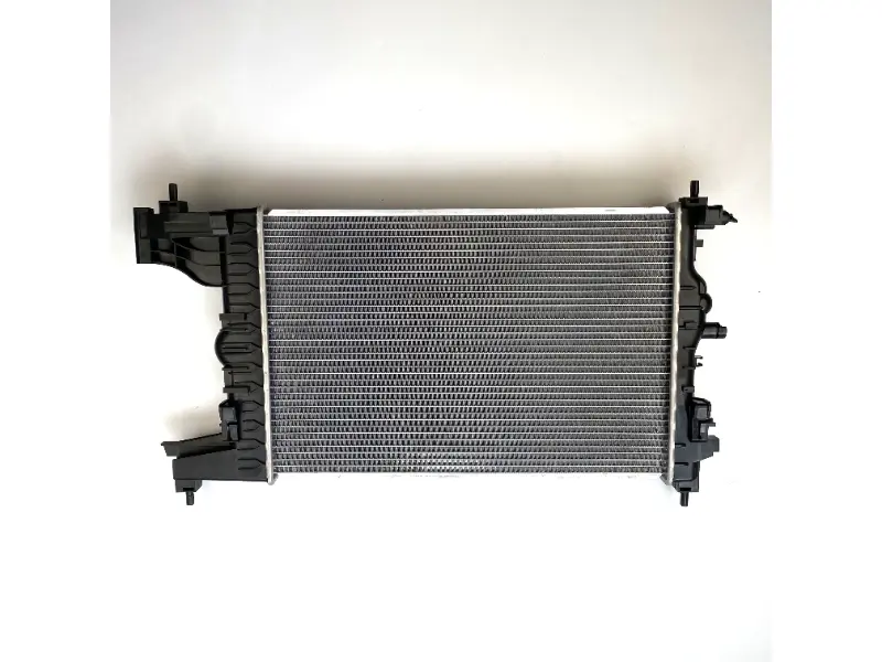GM CRUZE 1.8I 16V 09- AT Radiator 13267652 قطع غيار السيارة