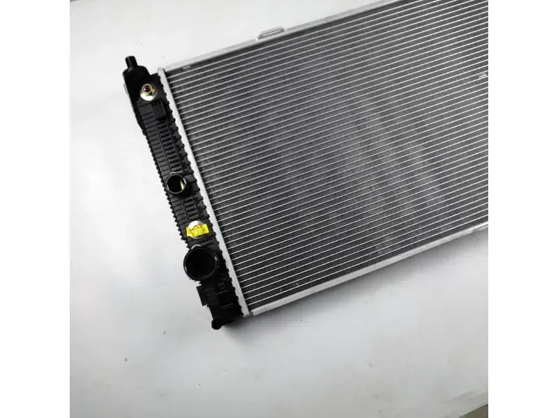 Benz C-CLASS W 204 C 180 CDI 07- AT Radiator 204 500 12 03 قطع غيار السيارات