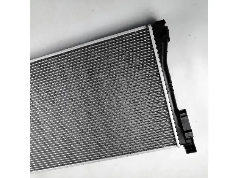 Benz C-CLASS W 204 C 180 CDI 07- AT Radiator 204 500 12 03 قطع غيار السيارات