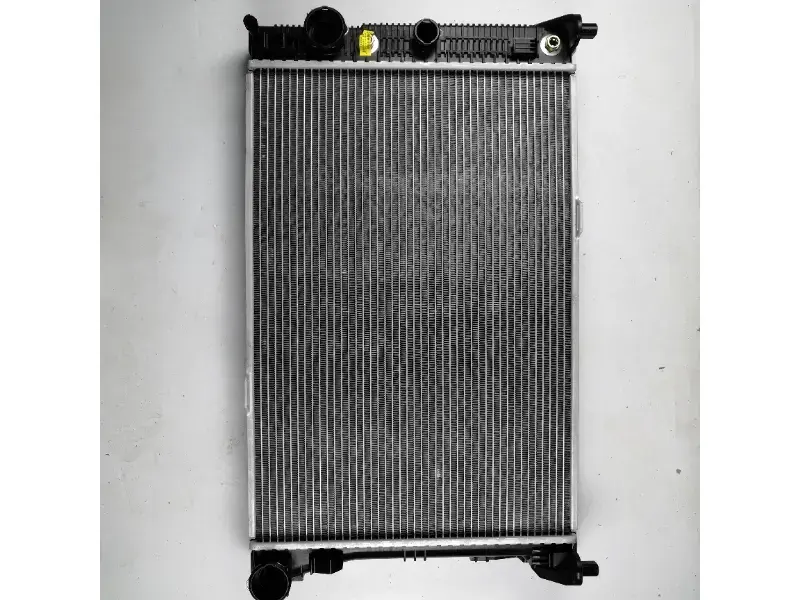 Benz C-CLASS W 204 C 180 CDI 07- AT Radiator 204 500 12 03 قطع غيار السيارات