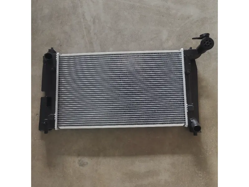 Toyota Corolla ZZE122 MT Radyatör 16400-21130 Araba Parçaları