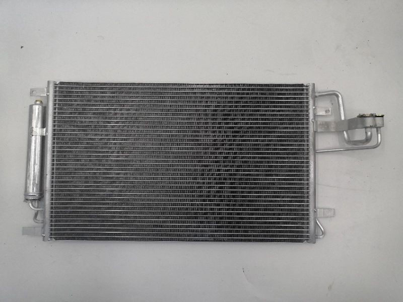 AC KONDENSER HYUNDAI TUCSON 976062E000 Araç parçası