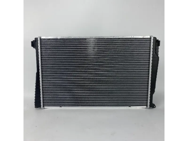 BMW X3 F25 X3 18d 10-X4 F26 X4 35dx 13- MT Radiator 17117 823568 17117 593843 قطع غيار السيارات