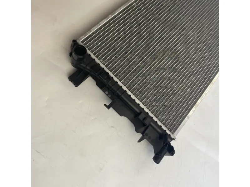 مشعاع بنز سبرينتر 2500V6 سعة 3.0 لتر 10-13 ناقل حركة أوتوماتيكي 68013630AA قطع غيار السيارات