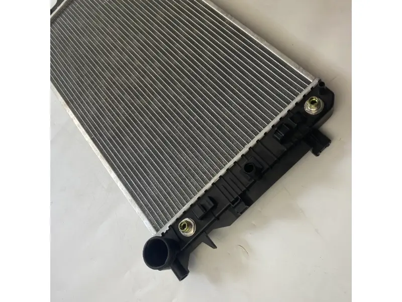 مشعاع بنز سبرينتر 2500V6 سعة 3.0 لتر 10-13 ناقل حركة أوتوماتيكي 68013630AA قطع غيار السيارات