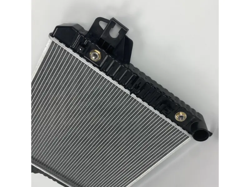 GM LIBERTY LIMITED V6 3. 7L02-06 AT Radiator 52080118AA Car parts