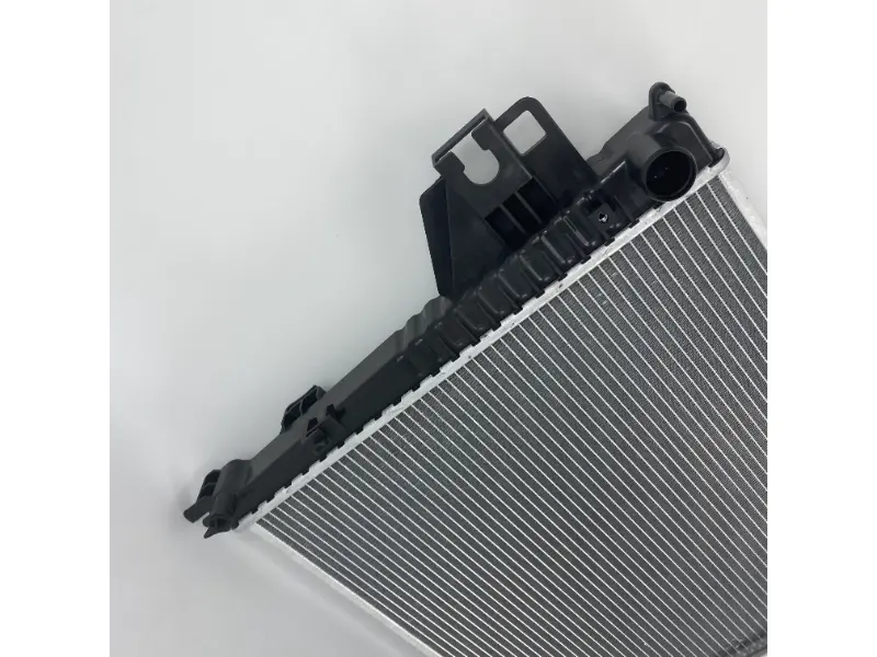 GM LIBERTY LIMITED V6 3. 7L02-06 AT Radiator 52080118AA Car parts