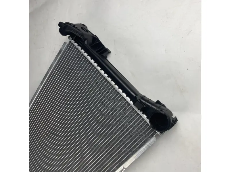 رادياتير بنز سي-كلاسا W204 250CDI 10-MT 0995002703 سيارة في قطع غيار