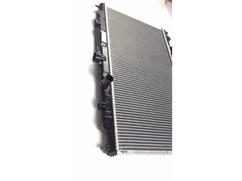 NISSAN SENTRA 00-06 AT Radiator 21460-6M10021460-6M110 Vehicle parts