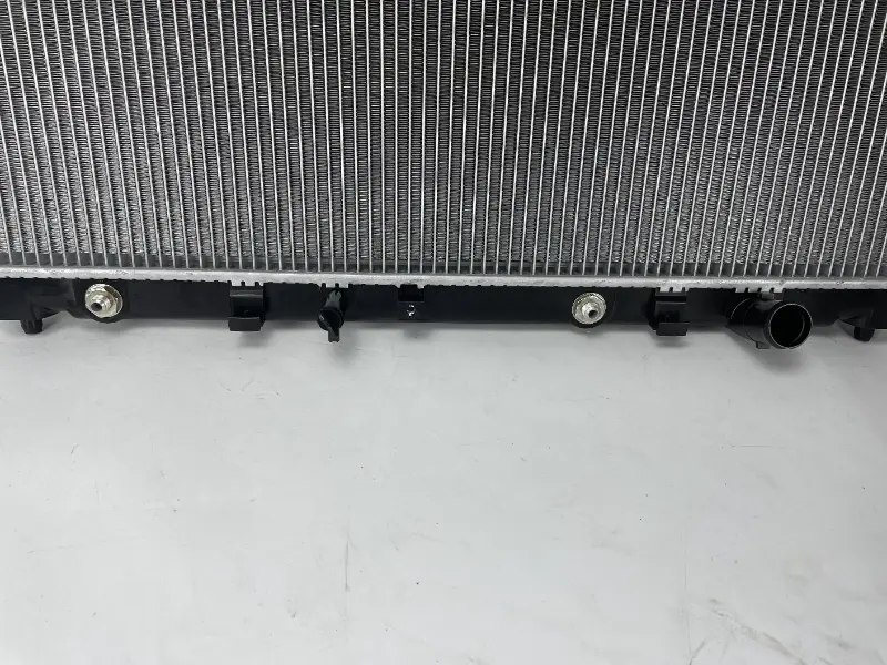 مشعاع ناقل الحركة الأوتوماتيكي لسيارة تويوتا كامري ACV402AZ موديل 2006 رقم 16400-0H220 (قطع غيار)