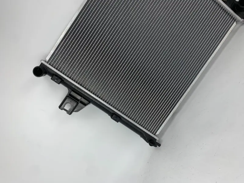 GM GRAND CHEROKEE LAREDO V8 4. 7L 99-00 AT Radiator 52079425AE Car parts