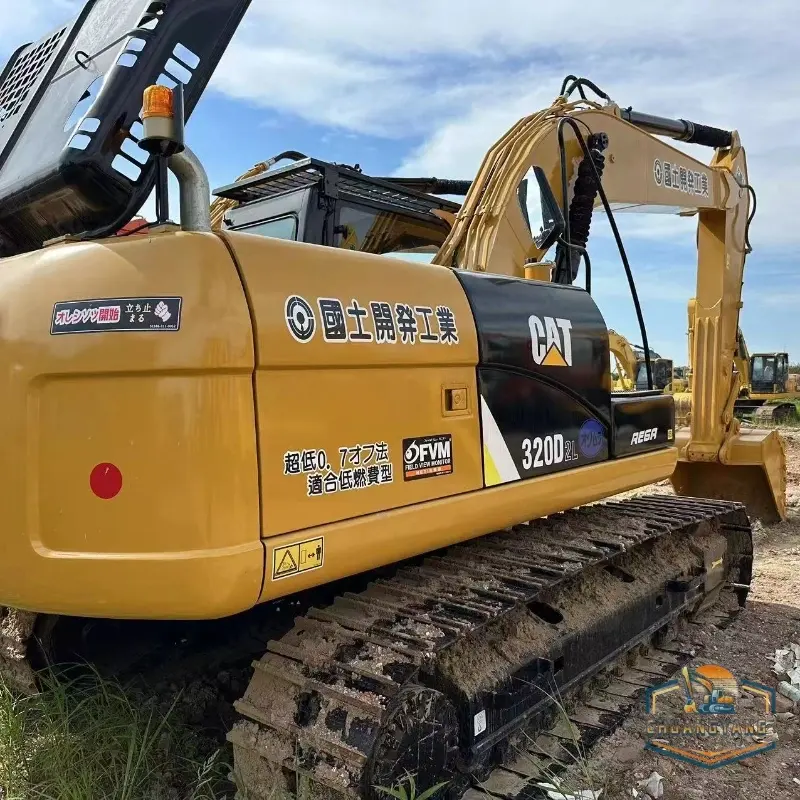 Excavadora CATERPILLAR 320D original usada