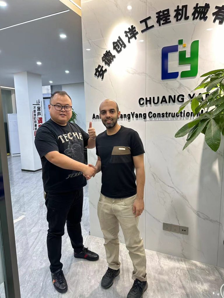 Foreign customers to the company site visit photosOverseas customers visit our company for field investigation and drawing a new chapter of co-operation–Anhui Chuangyang Construction Machinery Co., Ltd.Foreign customers to the company site visit photos