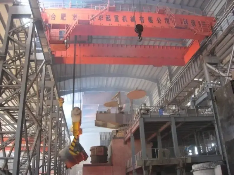 What are the characteristics of metallurgical overhead cranes?