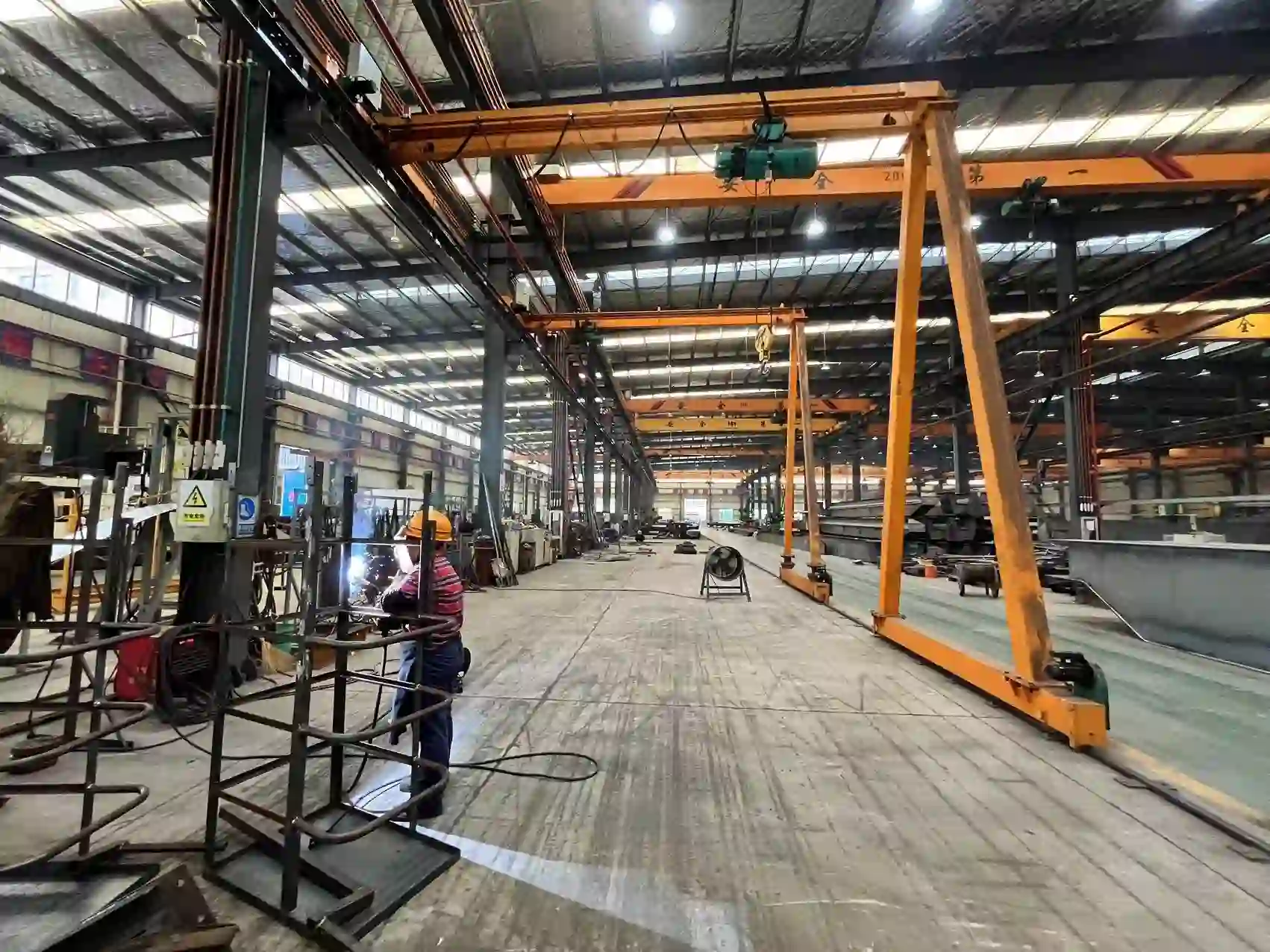 half gantry crane