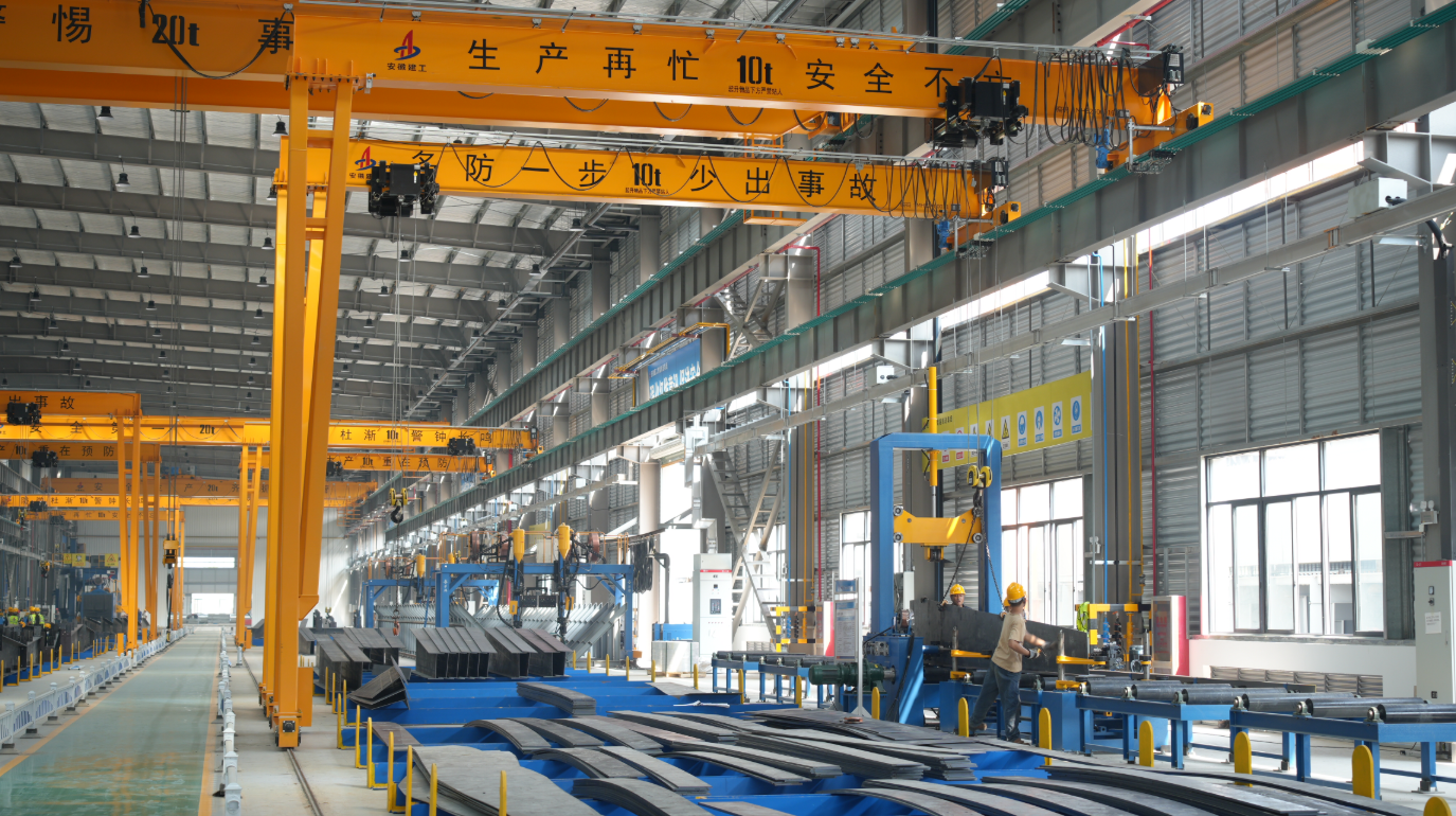 Derek Semi-Gantry Hoist Listrik MHB