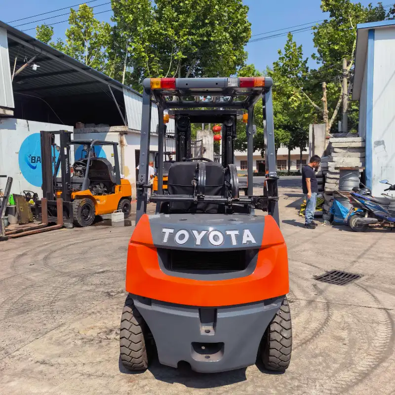 Japan Original Used Toyota 2 Ton Gasoline Forklift, Stable Engine, Good Working Condition