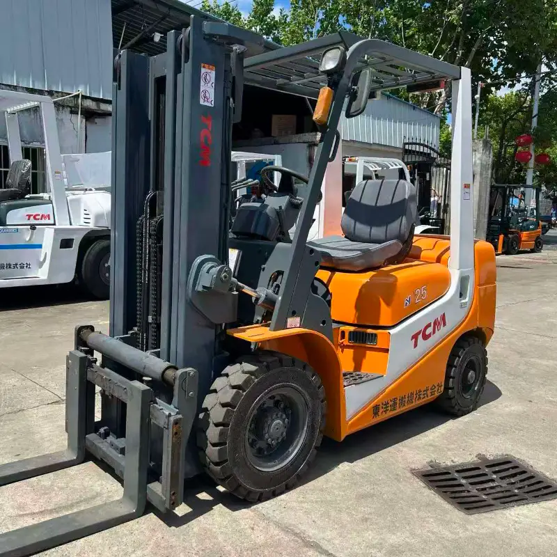 Used TCM 2.5 Ton Gasoline Forklift, Original Japan, Good Working Condition
