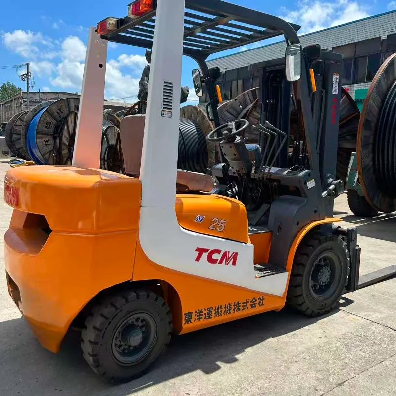 Used TCM 2.5 Ton Gasoline Forklift, Original Japan, Good Working Condition