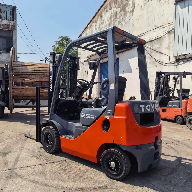 Used Toyota 2.5 Ton Gasoline Forklift
