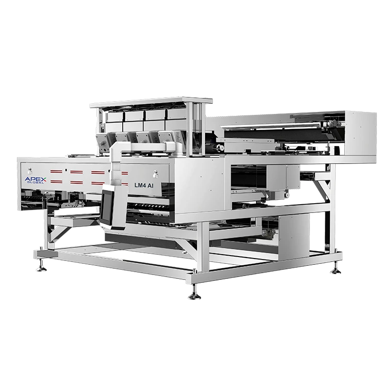 Renderização industrial em aço inoxidável da classificadora de cores inteligente de baixa velocidade APEX LM4 AI. Equipada com cabine de detecção CCD multicanal, painel de controle sensível ao toque homem-máquina, sistema de transporte suave de baixa velocidade com amortecimento anti-quebra e estrutura integrada selada em aço inoxidável. Construída sobre uma estrutura de transmissão de baixa velocidade sem perdas, possui CCD de alta definição combinado com algoritmo de IA de aprendizado profundo para identificar microdefeitos de superfície, especialmente personalizada para a classificação de alta precisão de vegetais desidratados frágeis, edamame congelado, cogumelos secos e diversas matérias-primas alimentícias processadas de grau de exportação.