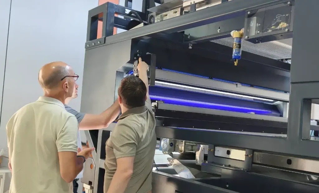 Russian processing client discuss belt‑type sorter construction for chopped onion, broccoli, okra, IQF frozen fruit sorting