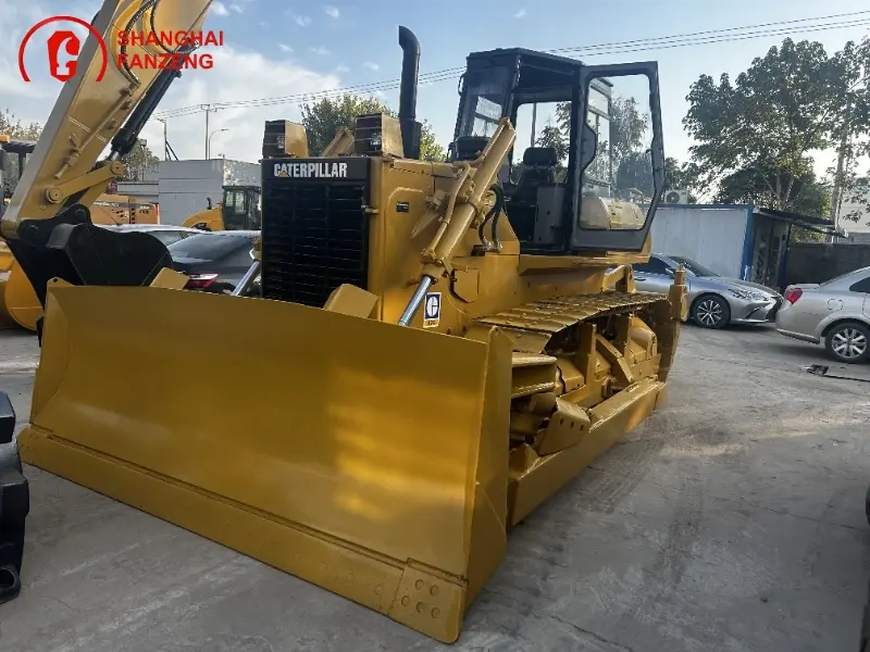 Cat D7 Bulldozer (1)