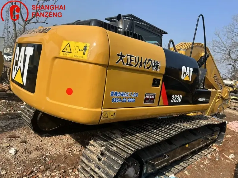 CAT 323D Roller