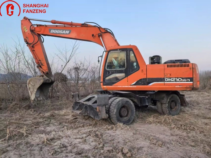 Second-hand Doosan 210W7 Crawler Excavator High Efficiency