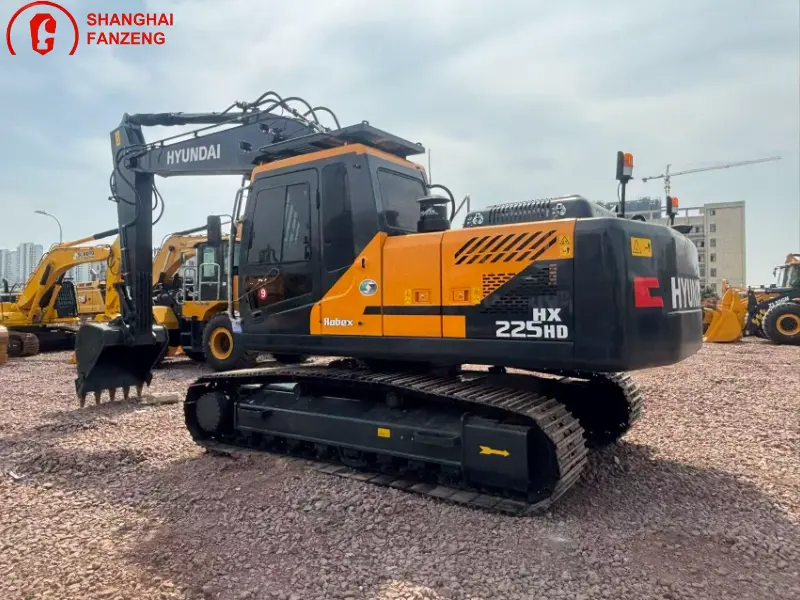 Excavadora Hyundai HX225HD usada: rentable, fiable y de alto rendimiento.