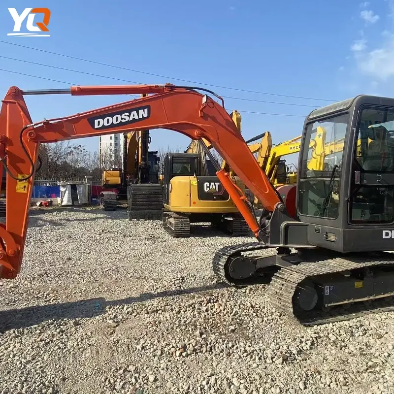 Compact Used Doosan DH55 Mini Excavator Good Condition For Farming (1)