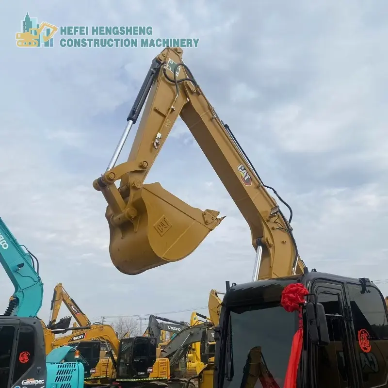 Elegir una excavadora usada: Caterpillar vs. Komatsu