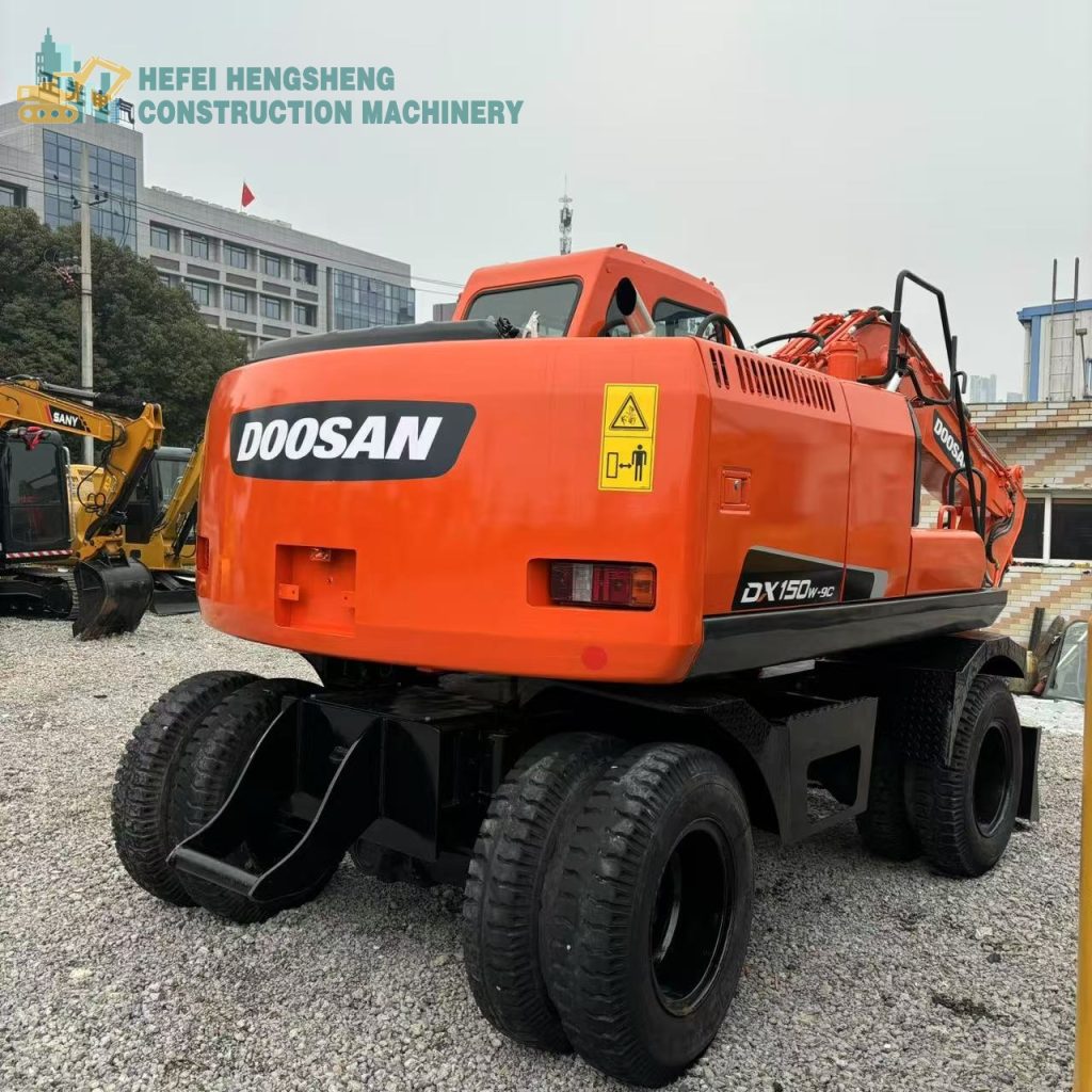 Hochwertiger DOOSAN 150-Mobilbagger, preisgünstiger 15-Tonnen-Bagger mit Bulldozer zu verkaufen