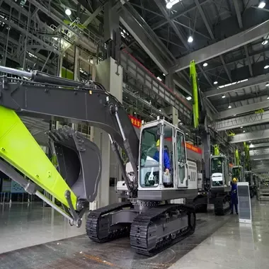 فحص رخصة تجارية صينية في صالة عرض مصنع الحفارات