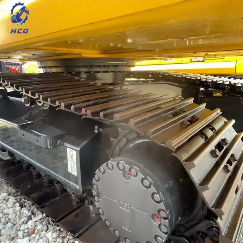 comprar-escavadeiras-usadas-escavadeira-komatsu-pc200-exibição-em-detalhe