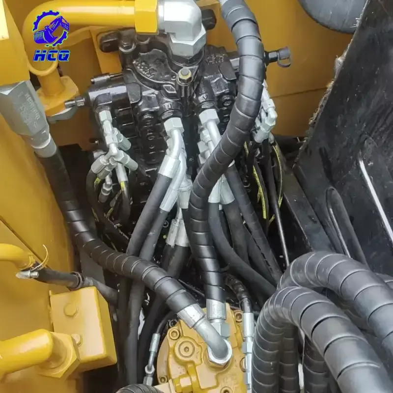 شراء معدات بناء مستعملة من الصين - عرض داخلي للحفارات