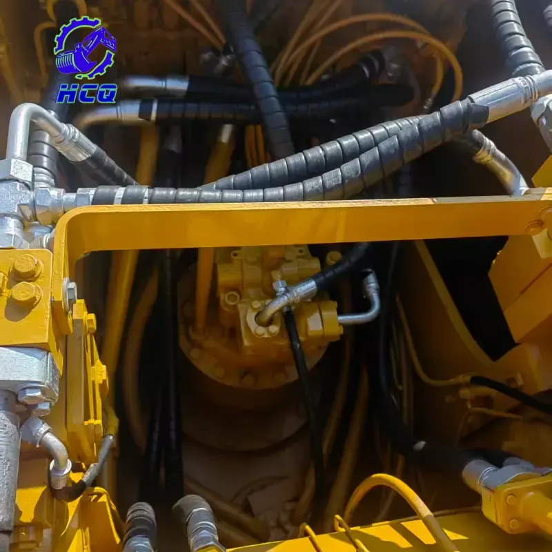 منظر داخلي للحفارة كاتربيلر 320 دي 2 إل المستعملة