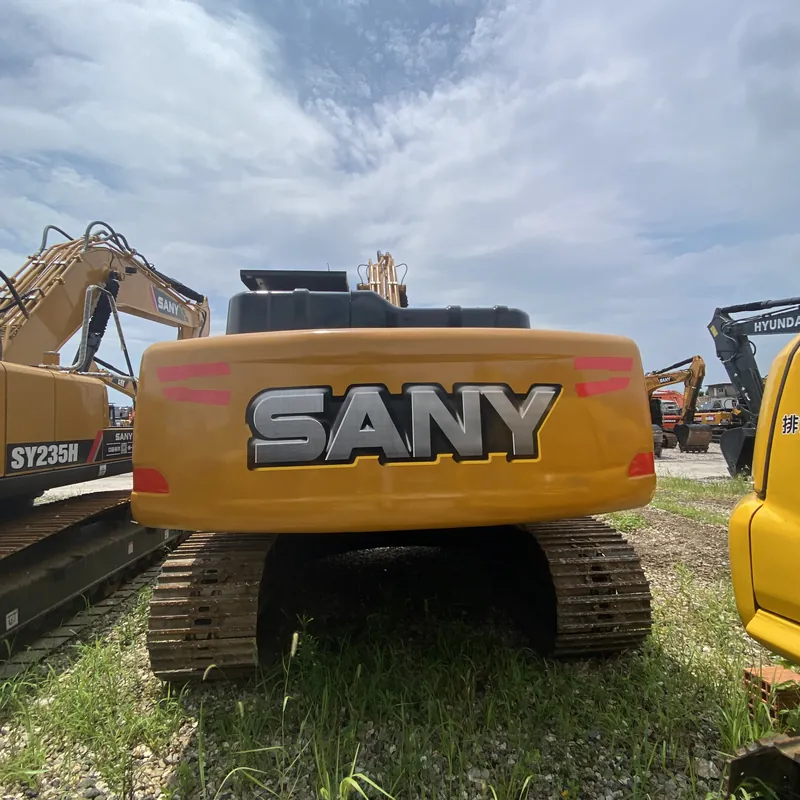 Compartimento del motor SANY SY235H Cummins