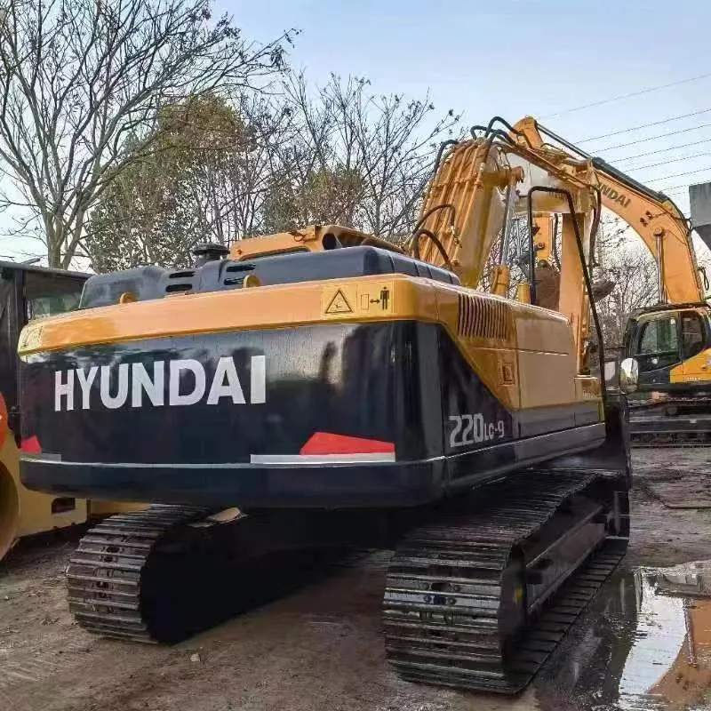 Excavadora HYUNDAI 220 usada